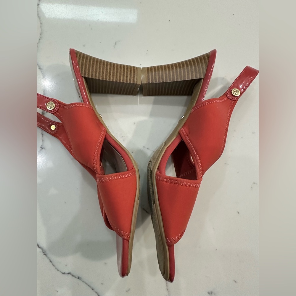 Dana Buchman Vibrant Orange Slingback Heels - Picture 3 of 5